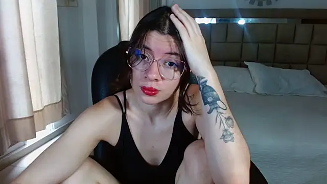 Snapshot of zoecruzz chatting on November 29, 2025, 3:15 pm zoecruzz online show from November 29, 2025, 3:15 pm