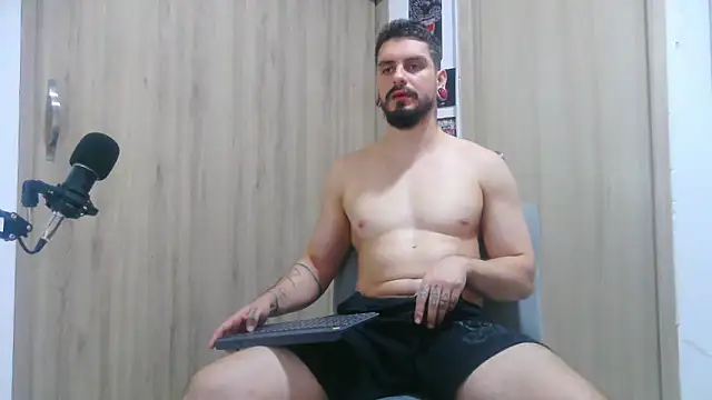 Aaron kwok28 online show from November 12, 2025, 3:40 am