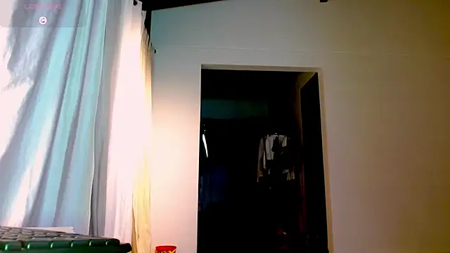 Snapshot of greyslopez chatting on December 3, 2024, 1:52 am greyslopez online show from December 3, 2024, 1:52 am