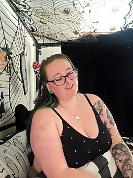 Bunny Cummings online show from October 24, 2025, 10:22 am