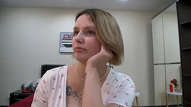 DianeMills online show from January 23, 2025, 1:19 am