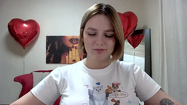 DianeMills online show from February 18, 2025, 7:41 pm