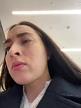 Holly Play online show from February 6, 2025, 10:37 am