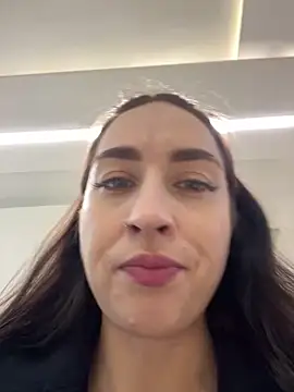 Holly Play online show from February 12, 2025, 8:06 am