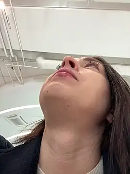 Holly Play online show from March 7, 2025, 8:13 am