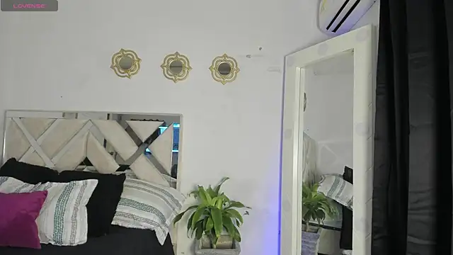 Snapshot of Daenerys_Targa chatting on September 25, 2025, 5:00 am Daenerys Targa online show from September 25, 2025, 5:00 am