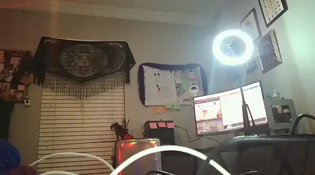 Lyrann89 online show from January 26, 2025, 5:02 am