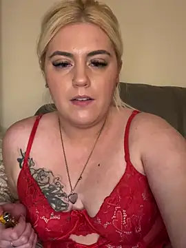 Snapshot of Blondiee3088 chatting on February 5, 2025, 6:26 pm Blondiee3088 online show from February 5, 2025, 6:26 pm