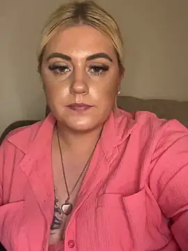 Snapshot of Blondiee3088 chatting on March 4, 2025, 9:22 pm Blondiee3088 online show from March 4, 2025, 9:22 pm