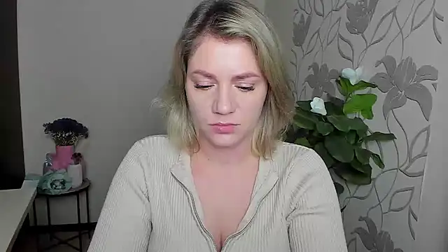 MariaSttone online show from October 7, 2025, 3:31 pm