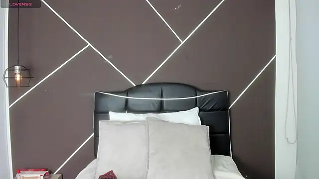 Snapshot of AntonellaRosee_ chatting on January 28, 2025, 11:38 am AntonellaRosee online show from January 28, 2025, 11:38 am