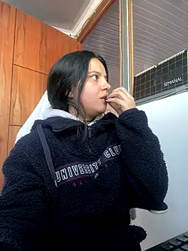 Snapshot of Mariasool chatting on December 15, 2025, 2:32 pm Mariasool online show from December 15, 2025, 2:32 pm