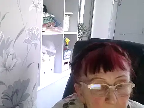 Snapshot of TanyaSweet634 chatting on February 8, 2025, 2:38 pm TanyaSweet634 online show from February 8, 2025, 2:38 pm