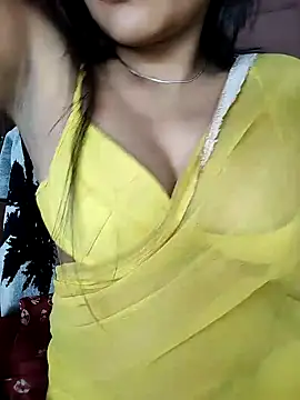 Snapshot of karishma chatting on January 10, 2025, 4:01 am karishma online show from January 10, 2025, 4:01 am