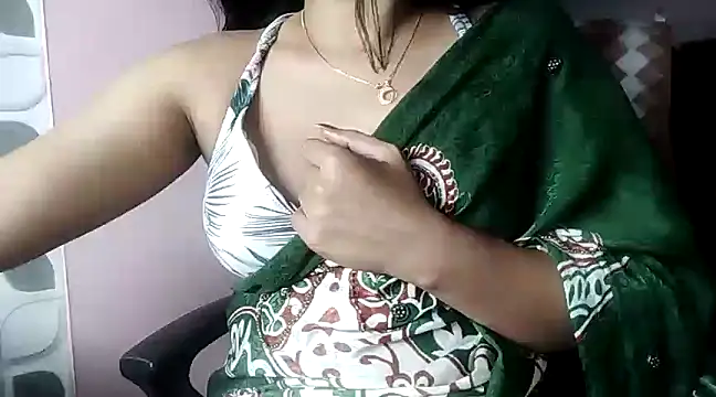 Snapshot of karishma chatting on February 28, 2025, 7:25 pm karishma online show from February 28, 2025, 7:25 pm