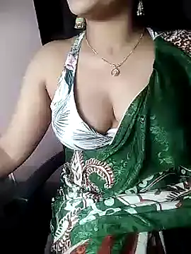 Snapshot of karishma chatting on March 19, 2025, 3:29 pm karishma online show from March 19, 2025, 3:29 pm