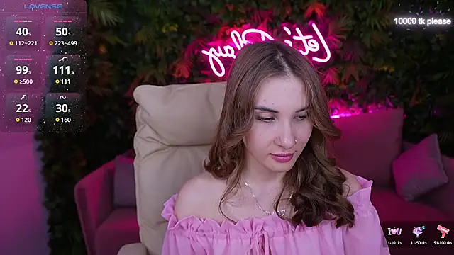 Snapshot of JennyyLuv chatting on March 11, 2025, 8:09 pm JennyyLuv online show from March 11, 2025, 8:09 pm