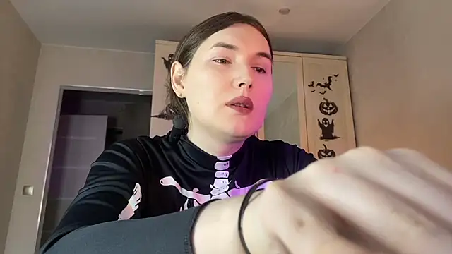 Snapshot of Maria_Bowie chatting on October 29, 2025, 7:54 am Maria Bowie online show from October 29, 2025, 7:54 am