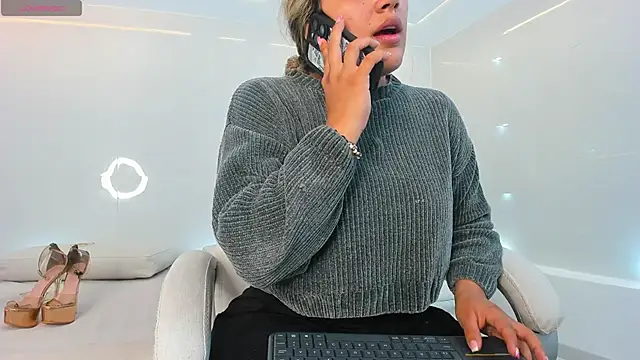 julietha taylor online show from February 4, 2025, 2:28 am