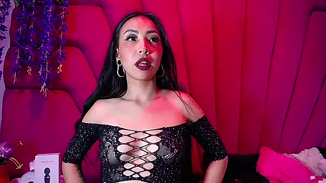 nathalia pink online show from October 27, 2025, 8:13 pm