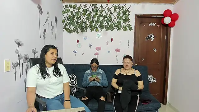 Luna Star Sl online show from March 22, 2025, 12:14 pm