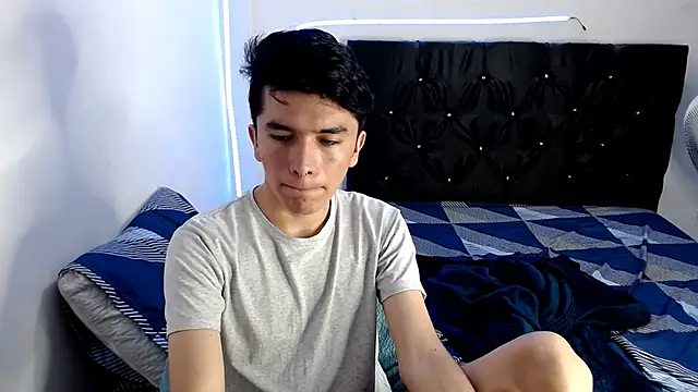 Snapshot of benji_hoter chatting on January 27, 2025, 5:15 pm benji hoter online show from January 27, 2025, 5:15 pm