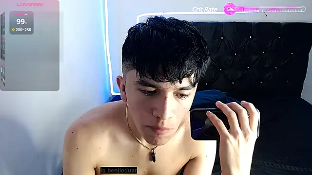 Snapshot of benji_hoter chatting on February 7, 2025, 5:29 pm benji hoter online show from February 7, 2025, 5:29 pm