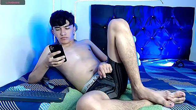 Snapshot of benji_hoter chatting on September 21, 2025, 10:22 pm benji hoter online show from September 21, 2025, 10:22 pm