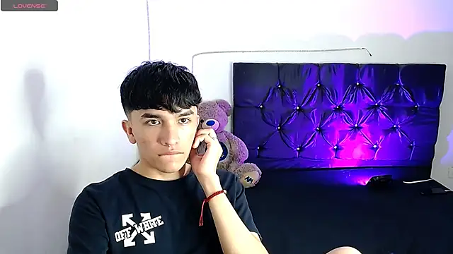 Snapshot of benji_hoter chatting on September 29, 2025, 8:46 pm benji hoter online show from September 29, 2025, 8:46 pm