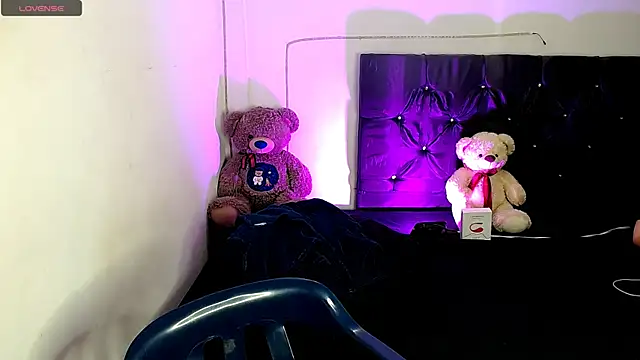 Snapshot of benji_hoter chatting on October 11, 2025, 3:10 pm benji hoter online show from October 11, 2025, 3:10 pm
