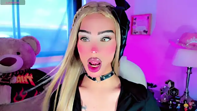 Snapshot of dollswit01 chatting on January 20, 2025, 5:16 pm dollswit01 online show from January 20, 2025, 5:16 pm