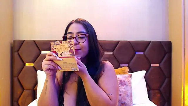 Snapshot of DevonPiers chatting on January 24, 2025, 12:10 pm DevonPiers online show from January 24, 2025, 12:10 pm