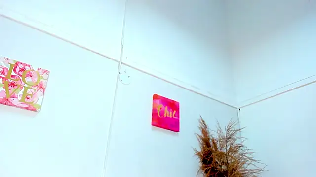 Snapshot of AnnieSofiia chatting on October 6, 2025, 8:17 pm AnnieSofiia online show from October 6, 2025, 8:17 pm