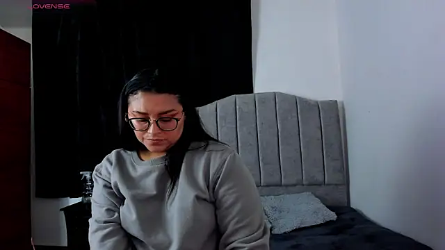 Snapshot of lorymoon chatting on December 19, 2024, 7:18 pm lorymoon online show from December 19, 2024, 7:18 pm