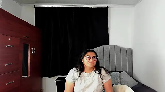 Snapshot of lorymoon chatting on January 10, 2025, 6:49 pm lorymoon online show from January 10, 2025, 6:49 pm