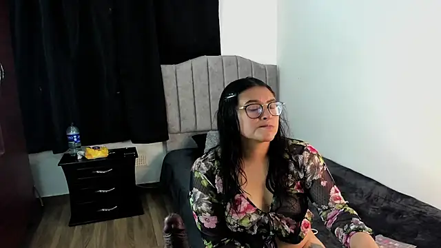 Snapshot of lorymoon chatting on January 11, 2025, 6:44 pm lorymoon online show from January 11, 2025, 6:44 pm