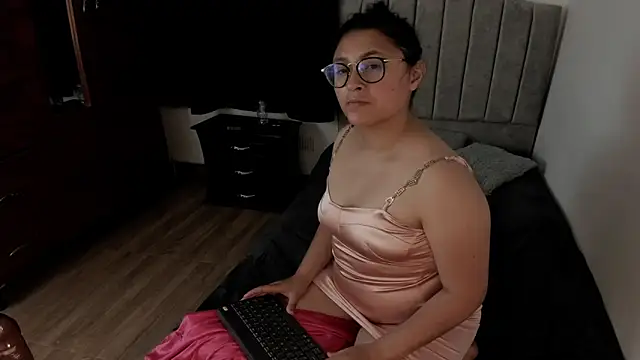 Snapshot of lorymoon chatting on January 17, 2025, 1:15 am lorymoon online show from January 17, 2025, 1:15 am