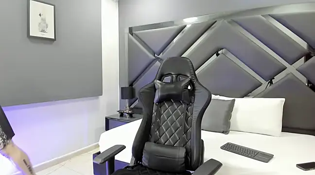 wisdonsenecax online show from December 31, 2024, 1:57 am