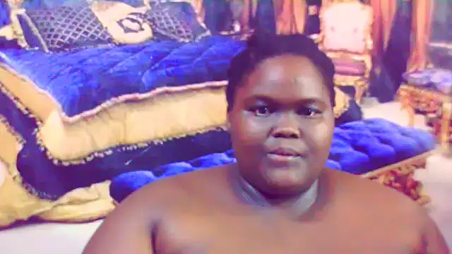 Snapshot of EbonyHotBuns chatting on March 12, 2025, 12:10 am EbonyHotBuns online show from March 12, 2025, 12:10 am