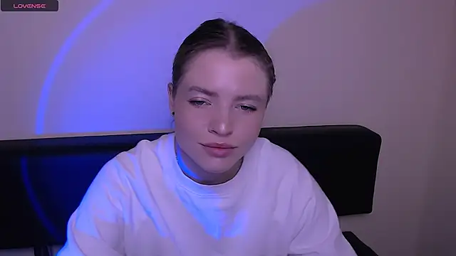 MissOliviaa  online show from November 1, 2025, 8:27 am