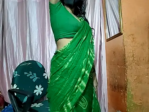 poojaxxx65 online show from November 11, 2025, 11:49 pm