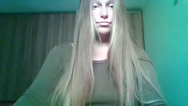 Snapshot of Evasapples chatting on September 28, 2025, 3:06 pm Evasapples online show from September 28, 2025, 3:06 pm