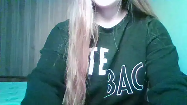 Snapshot of Evasapples chatting on November 16, 2025, 6:13 pm Evasapples online show from November 16, 2025, 6:13 pm