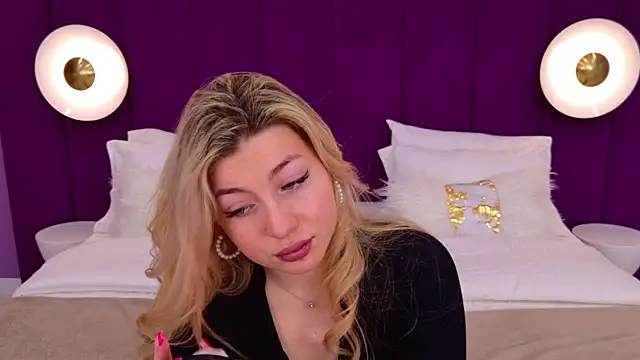 HelenaMorgan online show from March 13, 2025, 6:26 am