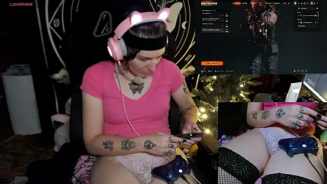 Snapshot of BrandiWRLD_999 chatting on December 16, 2024, 11:07 pm BrandiWRLD 999 online show from December 16, 2024, 11:07 pm