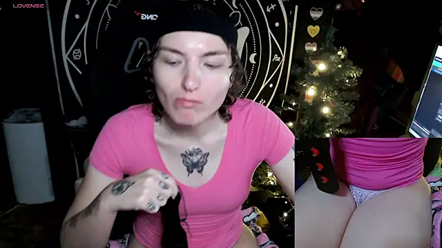 Snapshot of BrandiWRLD_999 chatting on December 20, 2024, 6:24 pm BrandiWRLD 999 online show from December 20, 2024, 6:24 pm