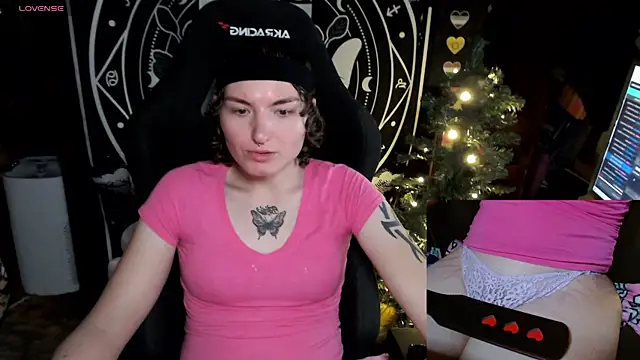 Snapshot of BrandiWRLD_999 chatting on December 21, 2024, 12:09 am BrandiWRLD 999 online show from December 21, 2024, 12:09 am