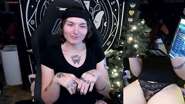 Snapshot of BrandiWRLD_999 chatting on December 27, 2024, 7:29 am BrandiWRLD 999 online show from December 27, 2024, 7:29 am