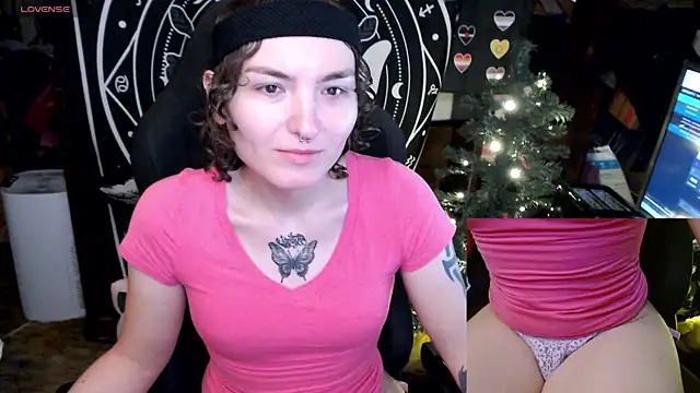 Snapshot of BrandiWRLD_999 chatting on December 27, 2024, 7:03 pm BrandiWRLD 999 online show from December 27, 2024, 7:03 pm