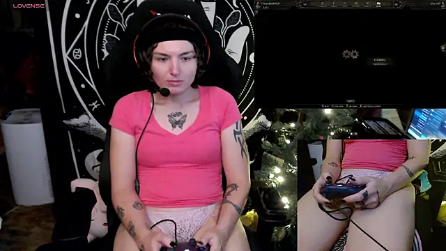 Snapshot of BrandiWRLD_999 chatting on December 27, 2024, 10:48 pm BrandiWRLD 999 online show from December 27, 2024, 10:48 pm